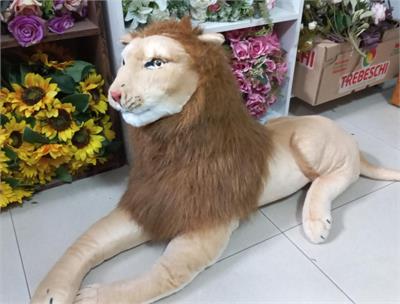 Leão Gigante para alugar