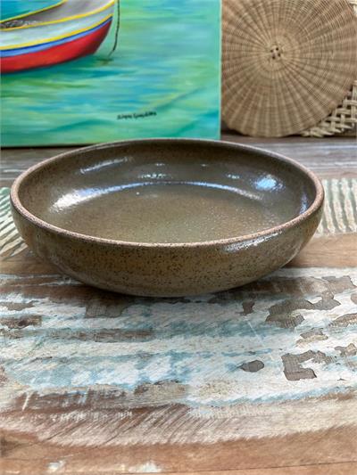 TIGELA CERÂMICA ARTESANAL BEGE P 24X24X4,50cm para alugar em Ilhabela/SP