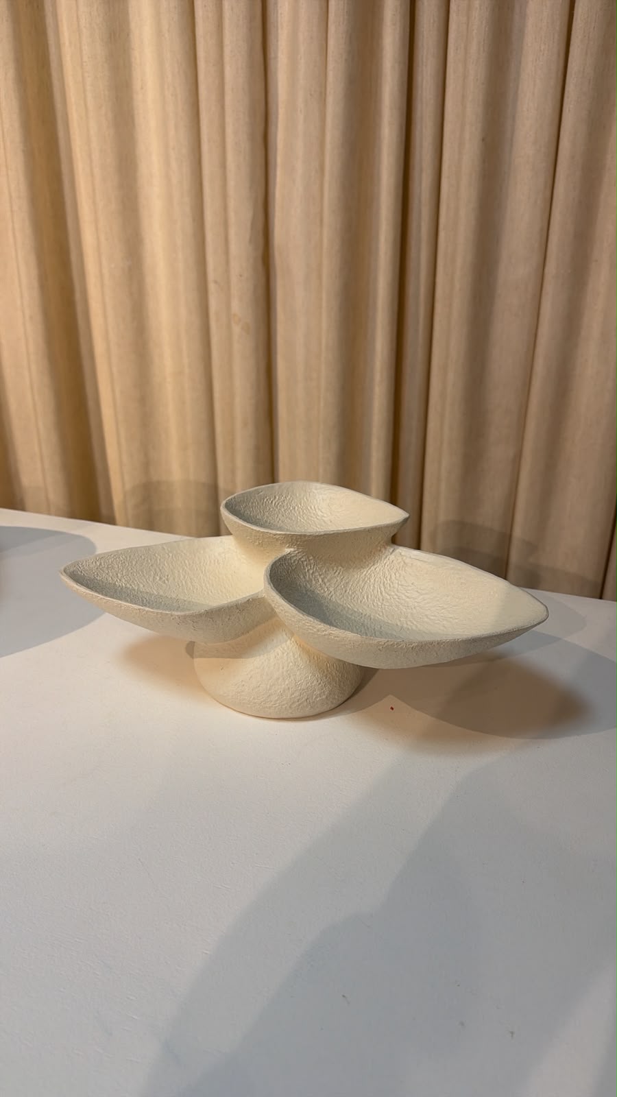Boleira com base coelho lilás M 22cm D x 13cm A para alugar em ARACAJU/SE