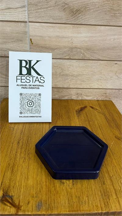 BANDEJA PLÁSTICA SEXTAVADA 15cm BEGE (NUDE) para alugar em Ilhabela/SP