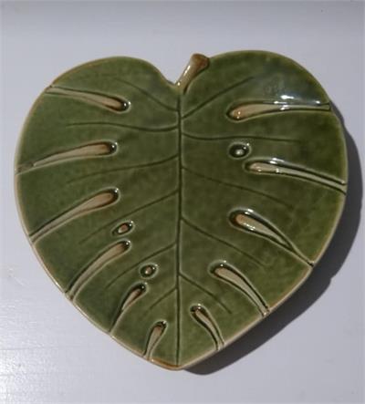 PRATO CONE VERDE EUCALIPTO  M    A17X18CM para alugar em MACAE/RJ