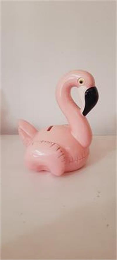 Flamingo de Cerâmica para alugar em Guaratinguetá/SP