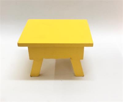 Suporte quadrado Laranja Neon P MDF para alugar em Campinas/SP