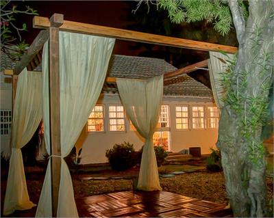 Candelabro dourado  para alugar em Volta Redonda/RJ