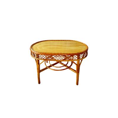 MESA PÉ PALITO XADREZ  RATTAN M para alugar em Niterói/RJ