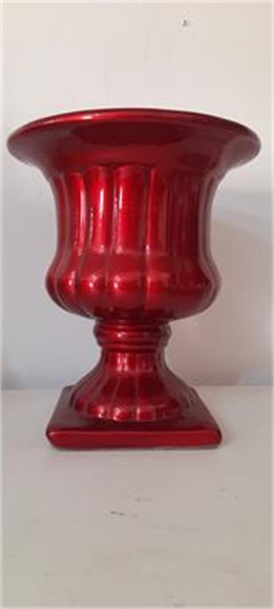Prato vermelho para alugar em Guaratinguetá/SP
