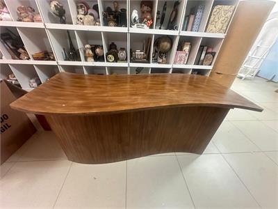Mesa Ondulada Rústica para alugar