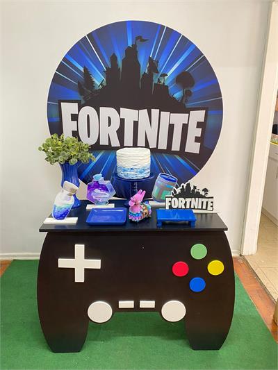 Placa Fortnite MDF para alugar em Campinas/SP