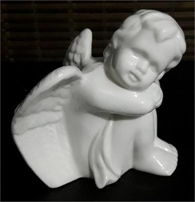 ANJO BRANCO ORANDO PORCELANA     A12CM para alugar em MACAE/RJ
