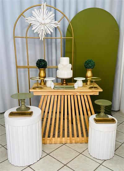 Kit Batizado Com Mesa em Pinus para alugar em São José dos Campos/SP
