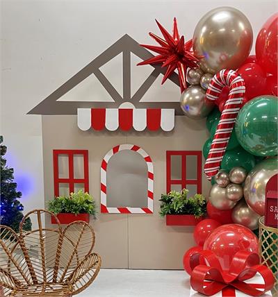 Casinha de Natal (1,80m A x 1,40m L) para alugar