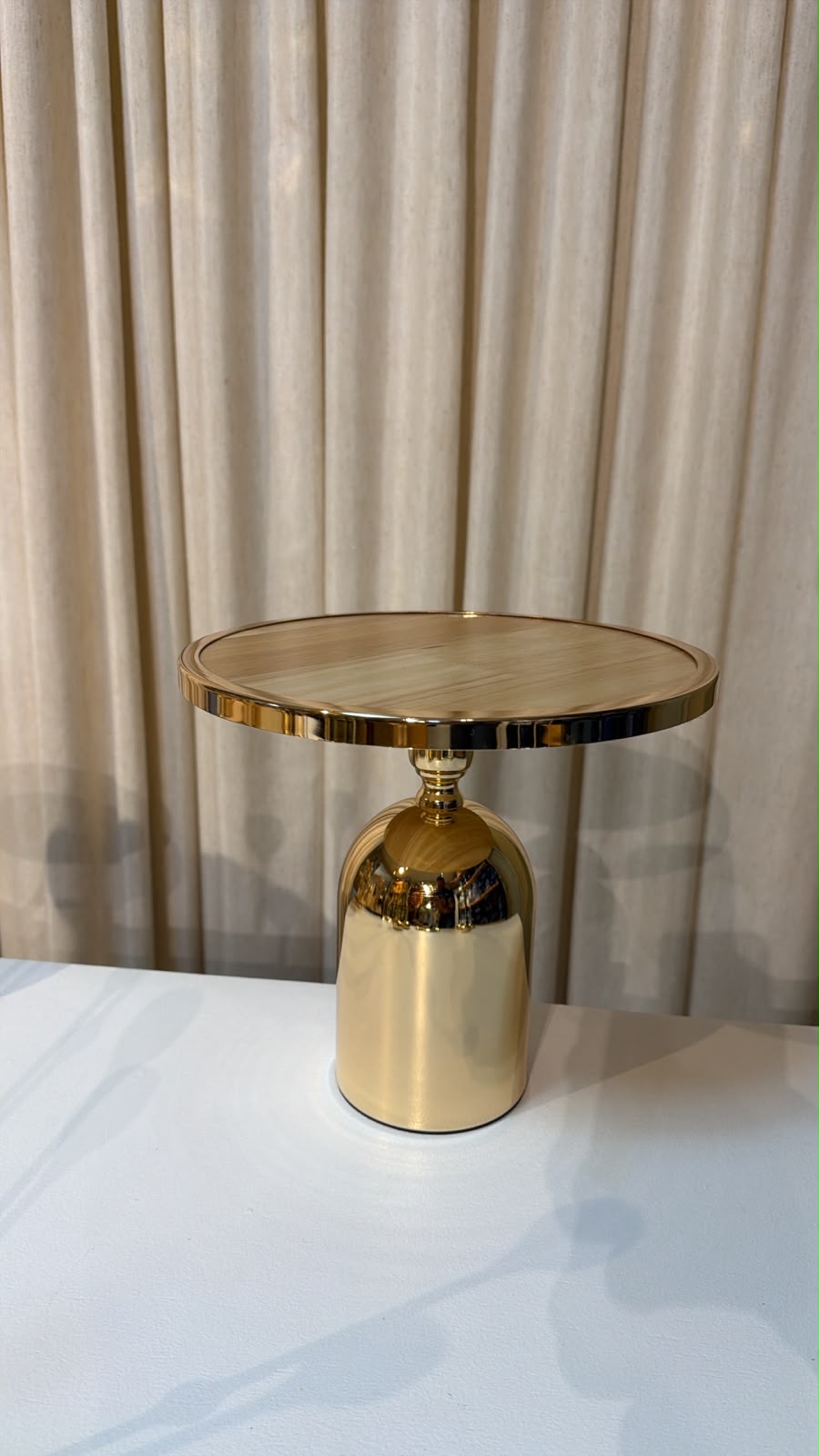 Doceira Madeira duplo c/ Dourado 20cm diam x 30cm alt  para alugar em ARACAJU/SE