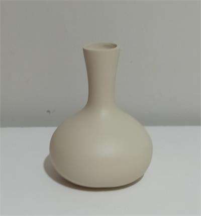 PRATO BORDA BEGE         A18X27CM para alugar em MACAE/RJ
