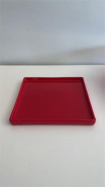 Boleira de plástico vermelha com borda dourada 22cm D x 18cm A para alugar em ARACAJU/SE
