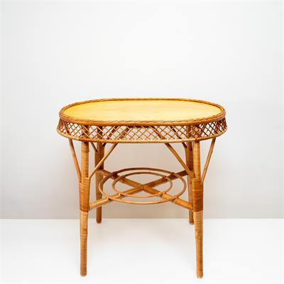 MESA MADEIRA VIME OVAL GG 1,60x84 para alugar em Piracicaba/SP