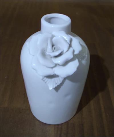 PASSARO BRANCO 5X6X5CM para alugar em MACAE/RJ