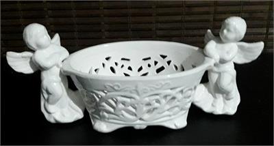 VASO BRANCO VAZADO 26X12,5CM para alugar em MACAE/RJ