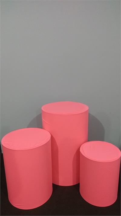 kit Painel Redondo Rosa Neon1.50X1.50 Com Capa Para Cilindro para alugar em Paranaíba/MS