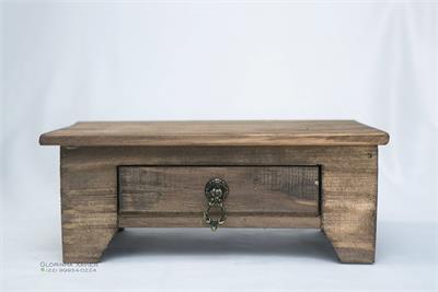 MESA VERDE BAIXA                          A45X77X48CM para alugar em MACAE/RJ
