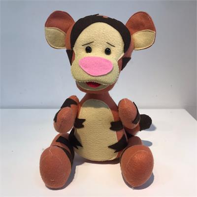 Leitão de Feltro (Ursinho Pooh) para alugar em Limeira/SP