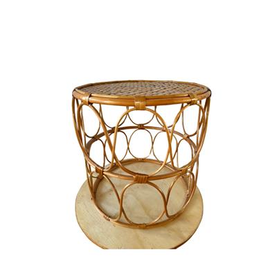MESA PÉ PALITO XADREZ  RATTAN M para alugar em Niterói/RJ