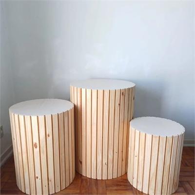Toalha de mesa marfim c/ babado  para alugar em Niterói/RJ