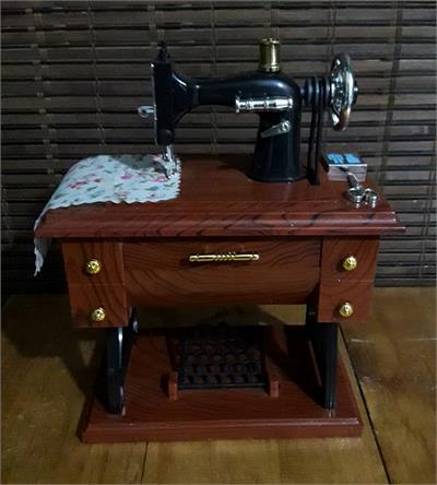 TELEFONE RETRO MARROM para alugar em MACAE/RJ