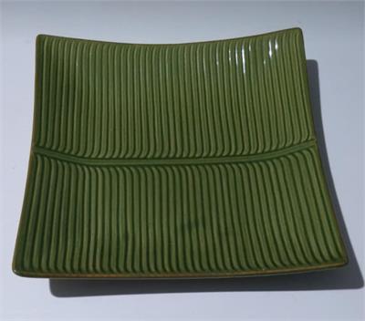 BANDEJA VERDE CORACAO FOLHA 23X23CM para alugar em MACAE/RJ