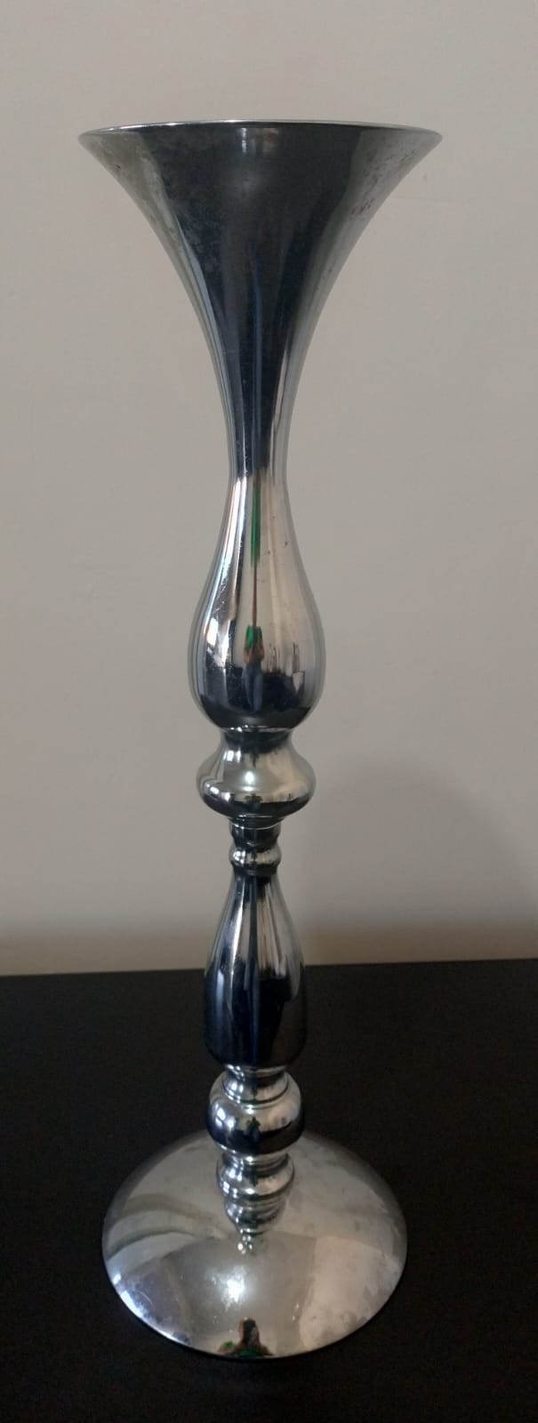 Vaso Frisado Vermelho 21cm x 21cm x9cm para alugar em Paranaíba/MS