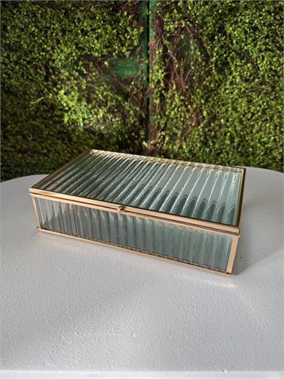 Caixa em metal e vidro c/ dourado G 25 x 15 para alugar em ARACAJU/SE