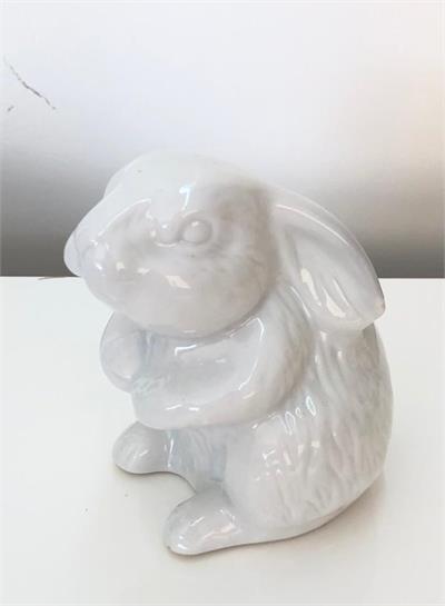 Coelho de louça branco para alugar em Campinas/SP