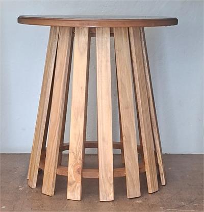 MESA RIPADA M     A80X50X100CM para alugar em MACAE/RJ
