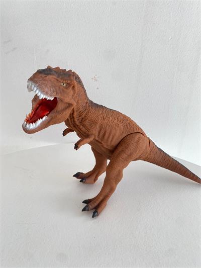 Dinossauro Triceratops Emborrachado G  para alugar em Limeira/SP
