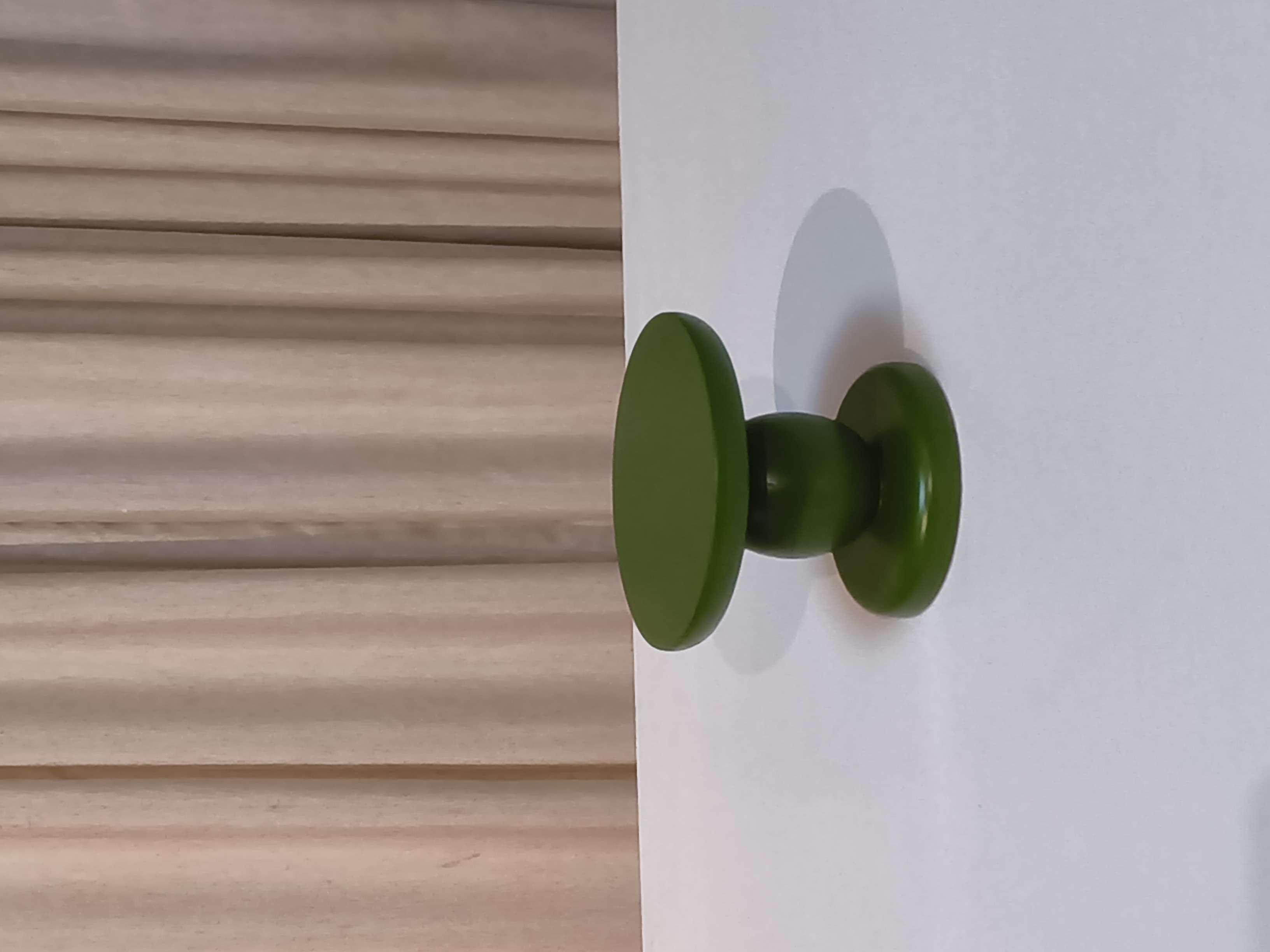 Banco petit PQ verde oliva decoratta para alugar em ARACAJU/SE